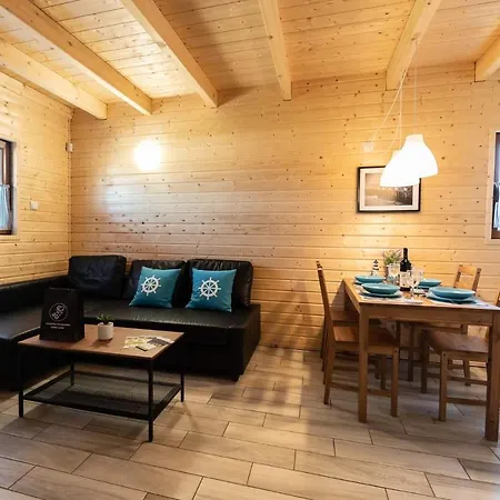Osada Pod Dinozaurami Domki Leba/ Holiday home *